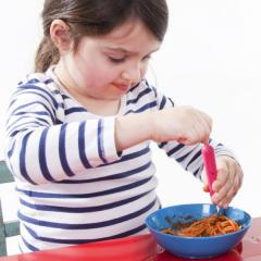 Furculita roz pentru spaghete 