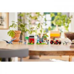 LEGO Jurassic World - Centrul de salvare al puilor de dinozaur (76963)