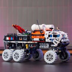 LEGO Technic - Rover de explorare martiana (42180)