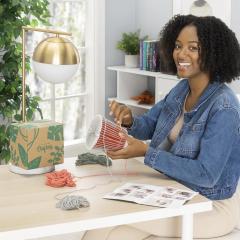 Kit creatie - Crafters - Knit Your Own Planter Cover Kit