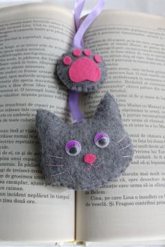 Semn de carte - Pisica gri ochi mov - Connie