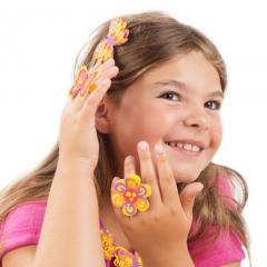 Set creativ - Realizeaza bijuterii cu nisip colorat