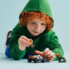 LEGO City - Exploratorul junglei pe ATV in cautarea unui panda rosu (60424)