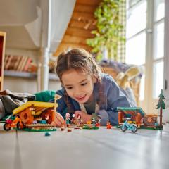 LEGO Friends - Cabane in tabara de aventuri (42624)
