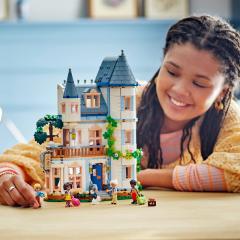 LEGO Friends - Castelul-pensiune (42638)