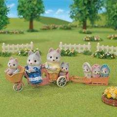 Set 5 figurine - Sylvanian Families - Familia catelusilor Husky