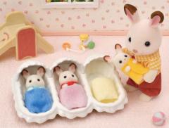 Set 3 figurine - Sylvanian Families - Set de ingrijire a bebelusilor
