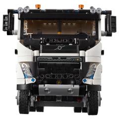 LEGO Technic - Camionul FMX si excavatorul electric EC230 de la Volvo(42175)