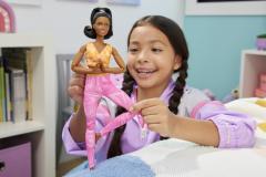 Papusa Barbie Made to Move - Creola cu top Portocaliu