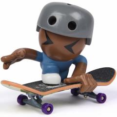 Set placa si figurina - Tech Dech - SK8 Crew Series 1 - Sapca gri