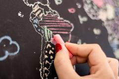 Harta XL - Woody Map Chalkboard Wereld