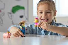 Set 2 figurine - Paw Patrol - Skye si Farmer Yumi