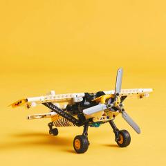LEGO Technic - Avion pentru zone greu accesibile (42198)