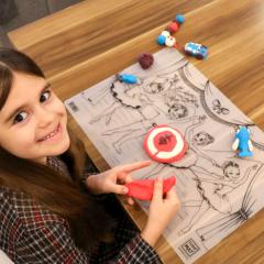 Plansa - Dansatori + Set instrumente de colorat