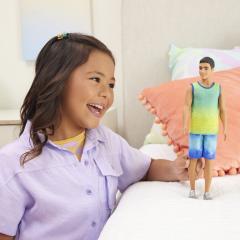 Papusa - Barbie - Baiat brunet cu maiou si pantaloni scurti