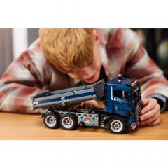LEGO Technic - Camion cu bena basculanta (42203)