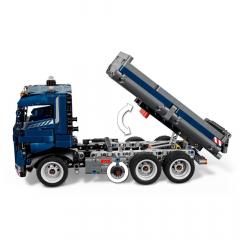 LEGO Technic - Camion cu bena basculanta (42203)
