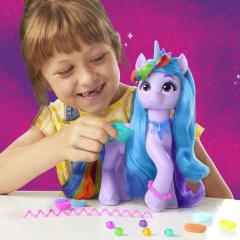 Jucarie - My Little Pony - Izzy Moonbow si Coafurile Curcubeu