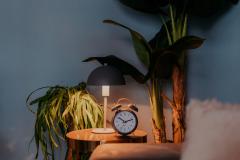 Ceas cu alarma retro - Fisura, gri si detalii galbene