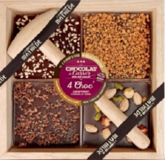 Ciocolata neagra in cutie de lemn, 4 sortimente