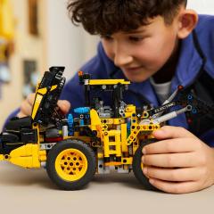 LEGO Technic - Incarcator Frontal Volvo L120 Electric (42209)