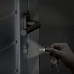 Breloc SOS cu lumina - Negru