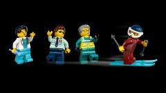 LEGO City - Emergency Air Ambulance Airplane (60465)