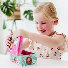 Cutie muzicala pentru bijuterii -  Figurina Gabby Dollhouse si oglinda