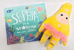 Pachet carte si jucarie Sophia the starfish