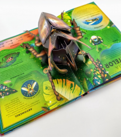 Formidabila carte cu gandaci si alte ganganii