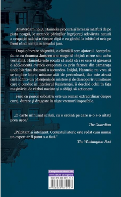 Fata cu palton albastru