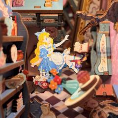 Book Nook - Puzzle 3D 184 - Alice in Tara Minunilor