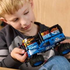 LEGO Technic - Monster Jam Grave Digger: Foc si gheata (42219)