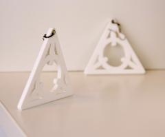 Cercei - Triunghi mare alb