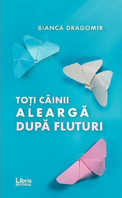 Toti cainii alearga dupa fluturi