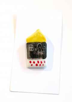 Brosa portelan casute (mai multe modele)