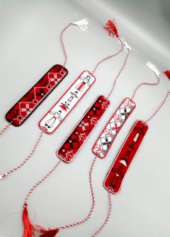 Martisor - Bratara Traditionala - Motiv pe fundal alb