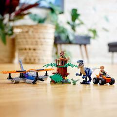 Velociraptor: misiunea de salvare cu biplanul 