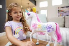 Figurina - Unicorn Barbie cu lumini si sunete