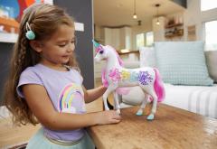 Figurina - Unicorn Barbie cu lumini si sunete