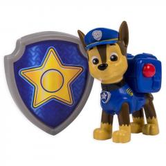 Set jucarii - Patrula Catelusilor Chase Action Pack Pup and Badge