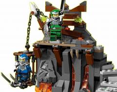 LEGO Ninjago - Calatorie catre temnitele Craniu