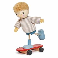 Figurina din lemn - Edward and his Skateboard