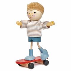 Figurina din lemn - Edward and his Skateboard