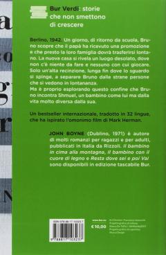 Il bambino con il pigiama a righe