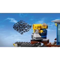 LEGO City - Cartierul general al politiei montane (60174) 