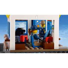 LEGO City - Cartierul general al politiei montane (60174) 