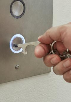 Breloc multifunctional - Touchless Multi-Tool