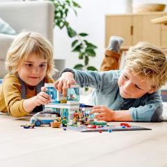 LEGO City - Family House (60291)